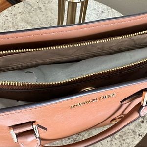 NEW Michael Kor Large satchel - camel color